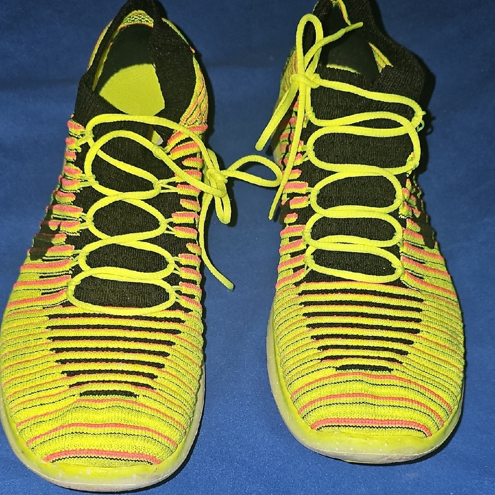 Nike Women's Athletic Shoes - Black and Yellow